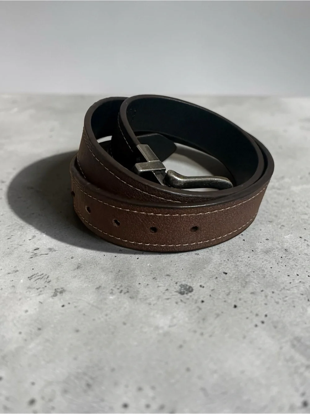 Columbia. Brown Leather Belt with Brushed Silver Buckle